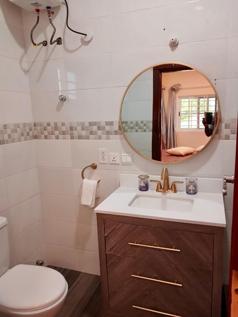 Seyramz Palace - Free Airport Pick Up - High Speed Starlink Wifi - Car Rental Tamale Luaran gambar